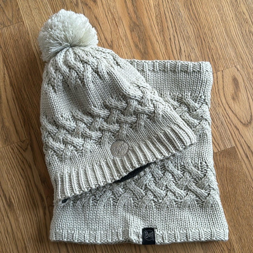 Knitted & Fleece lined Beanie and Neckwarme